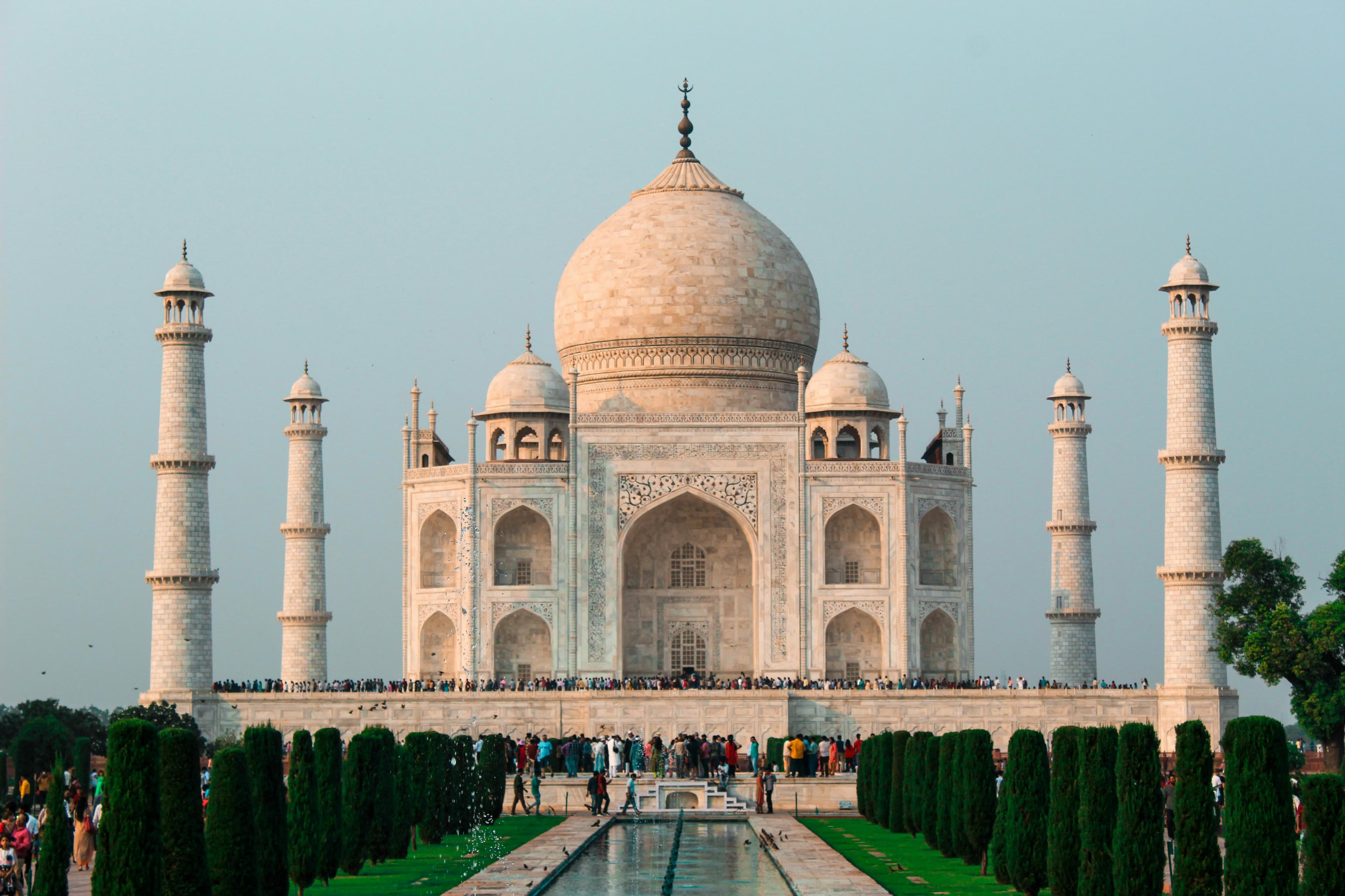 <b><i>Image 1.1 : Taj Mahal, Agra</i></b>