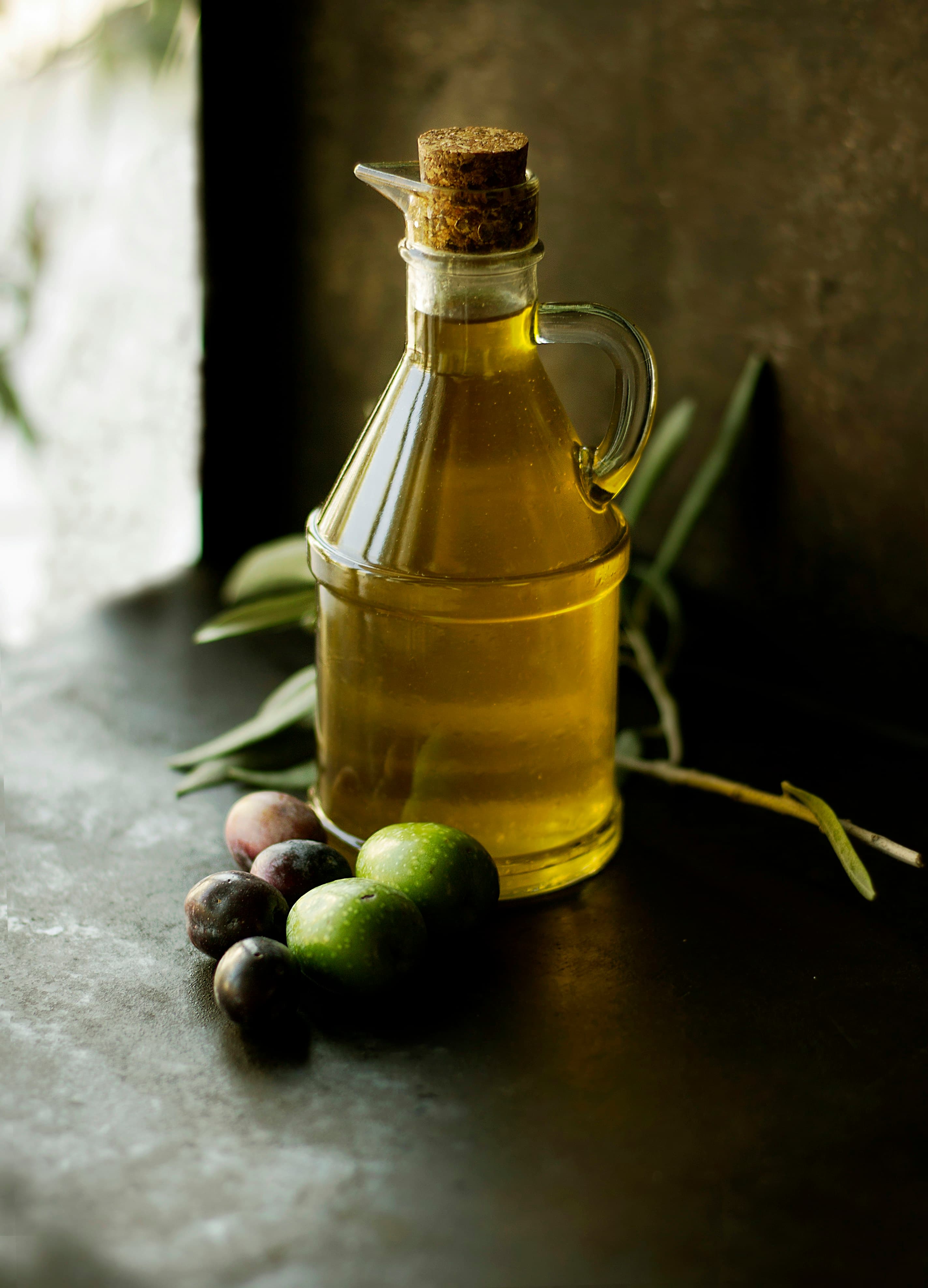 Extra virgin olive oil, a cornerstone of the Mediterranean diet, now linked to cognitive health benefits in human research