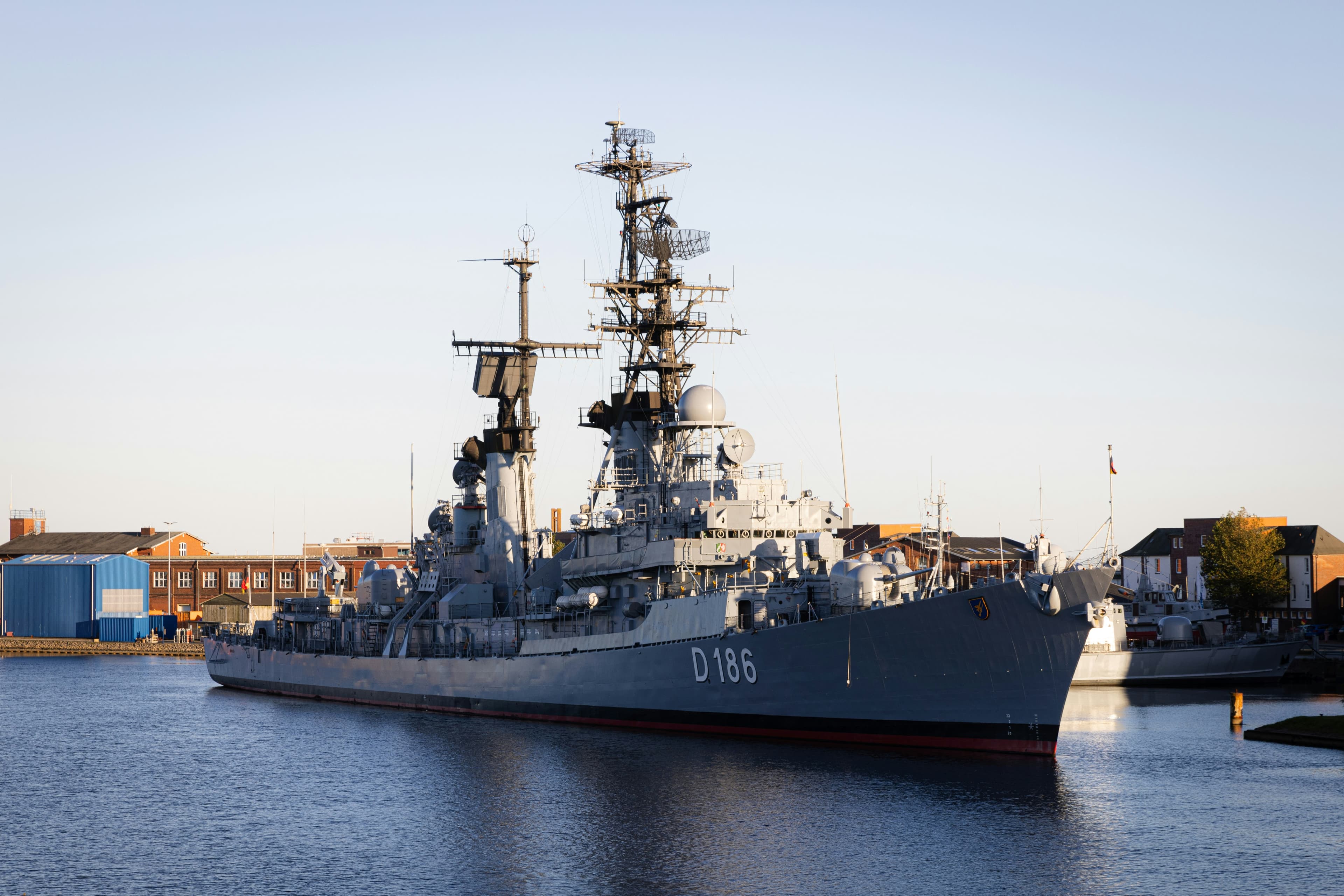 India's Geopolitical Tightrope: Sheltering Iranian Warship After US Sinking Incident